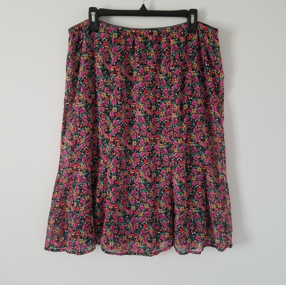 Women's Floral Skirt Size XL